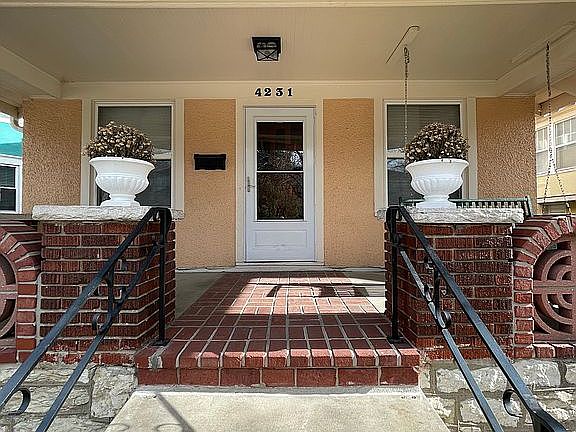 3rd image of 4231 Mercier St