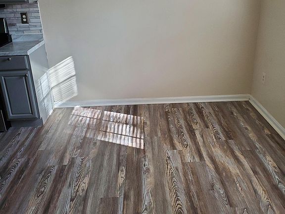 Eat-In Area - Kitchen