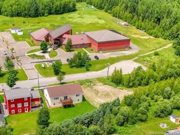 147 Cowperthwaite St, Fredericton, NB E3A 9W6