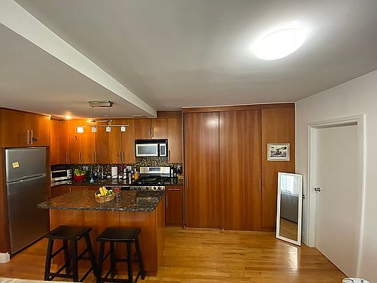 3rd image of 490 Morgan Ave APT 2B