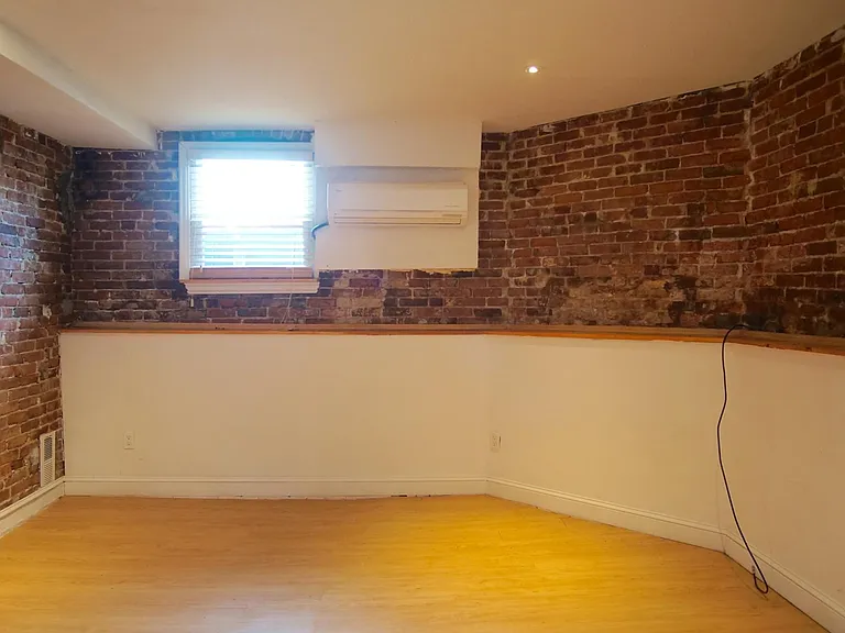 124 Almy St #1A — Photo 18