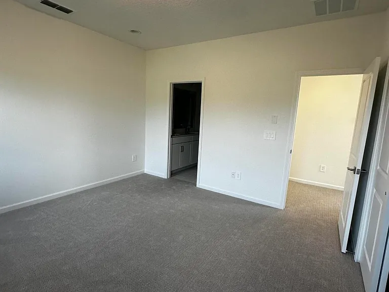 545 Brandon Lakes Dr — Photo 21