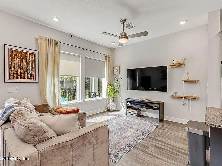 11475 Surfline Ct — Photo 7