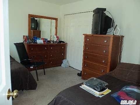 5th image of 96 Bellport Ave