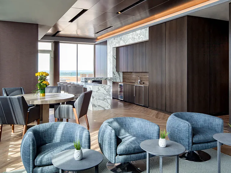 Resident Lounge with Wi-Fi