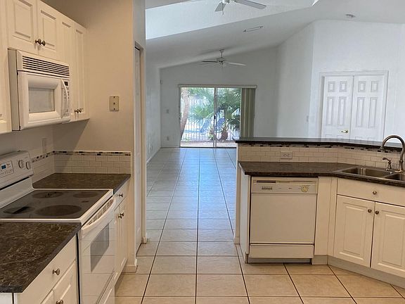 3rd image of 4996 Pelican Street