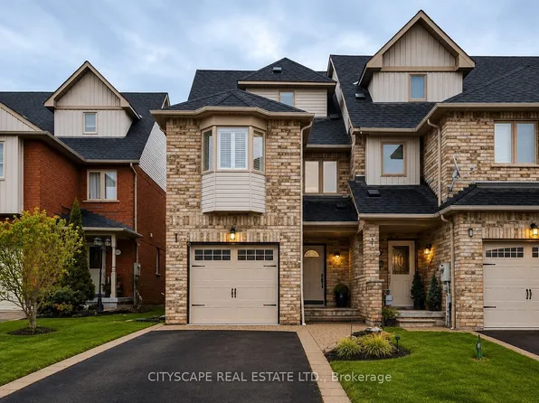 353 Sparrow Cir, Pickering, ON L1V 7E6