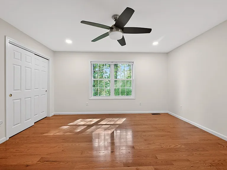 6 Whitman Ln — Photo 12