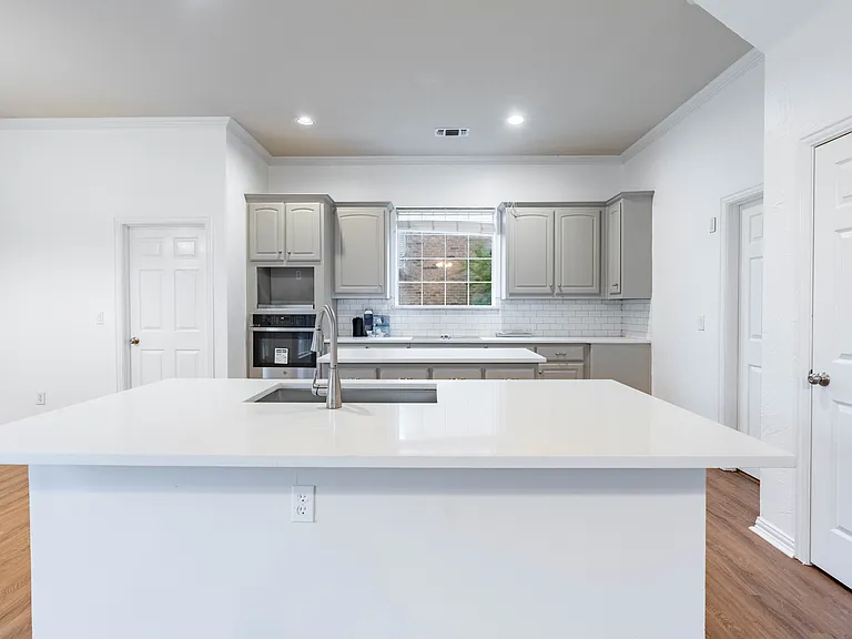 3731 Charter Dr — Photo 9