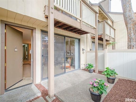 3rd image of 504 Woodside Oaks APT 4