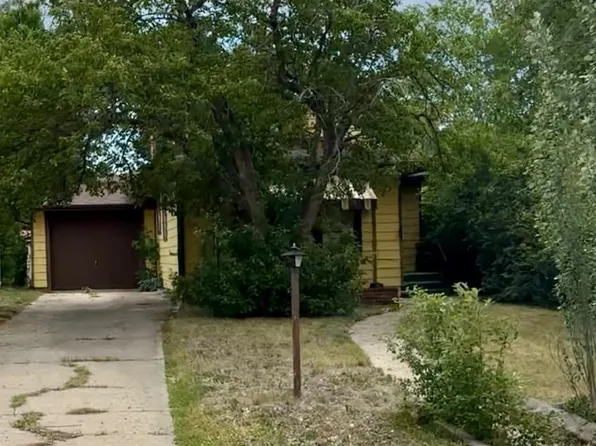 3615 Cribbon Ave, Cheyenne, WY 82001