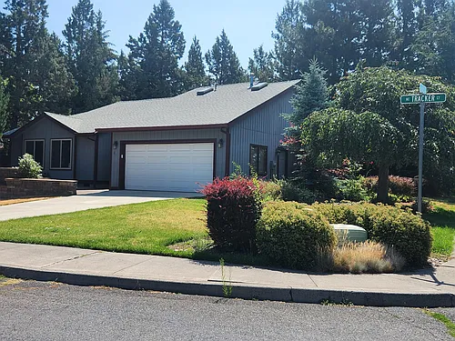 611 NE Tracker Ct Photo 1 611 NE Tracker Ct Photo 1