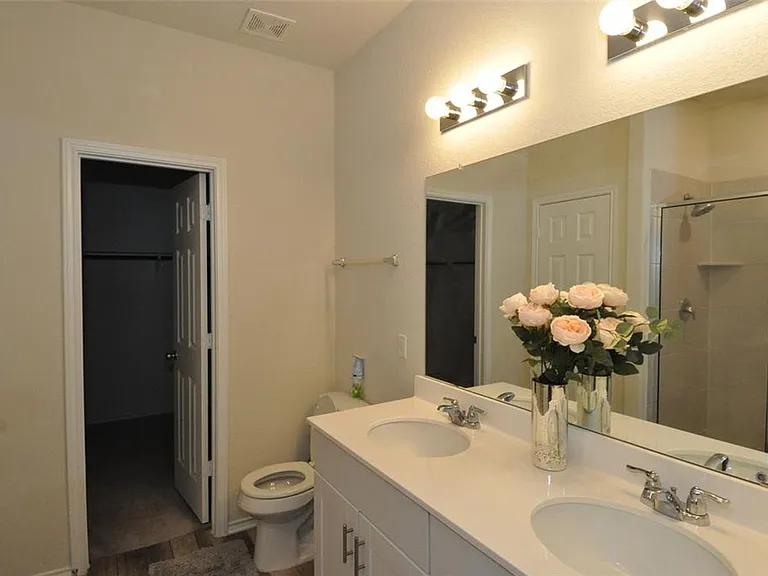 1717 T H Johnson Dr — Photo 13