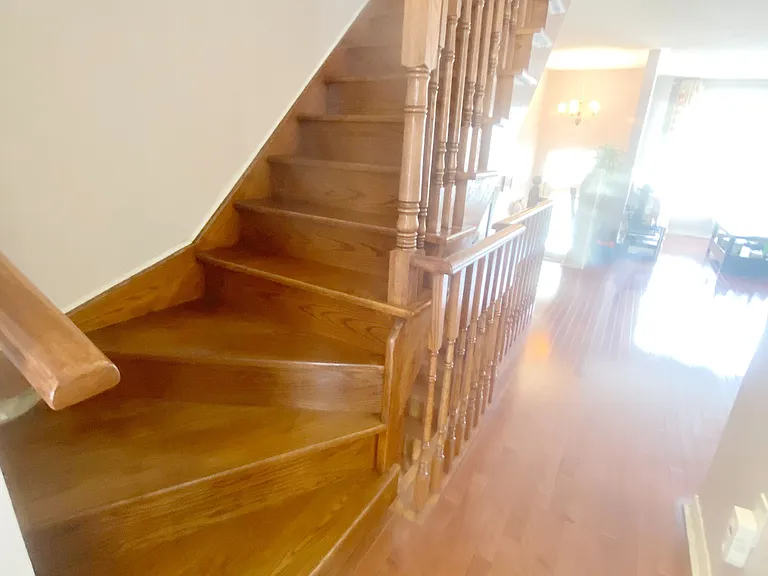 888 Scollard Ct — Photo 4
