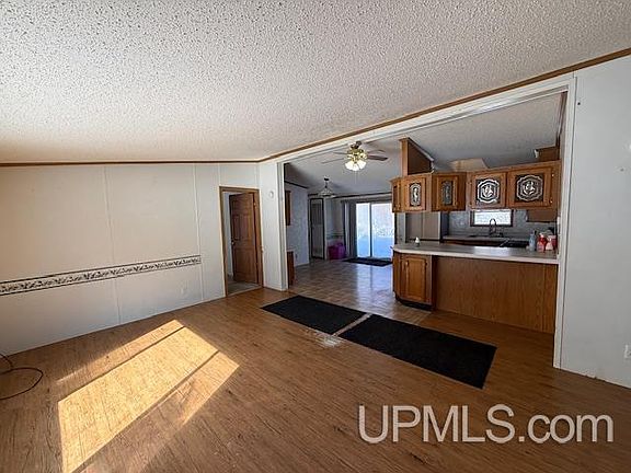 2nd image of 101 Hill Farm Rd