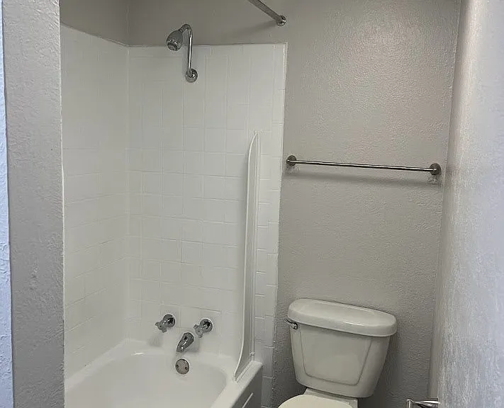 Juniper Springs Apartments — Photo 131