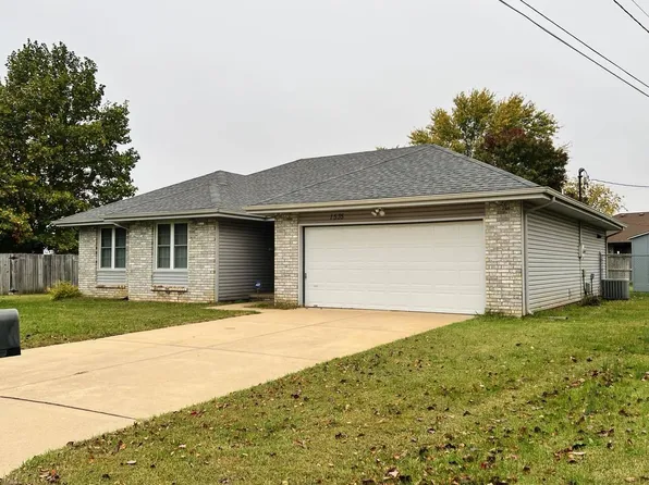 1535 W Erie Court, Springfield, MO 65807