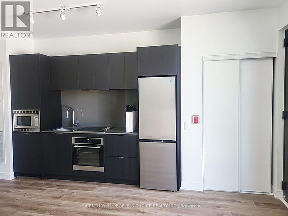 4th image of 86 Agnes St #86