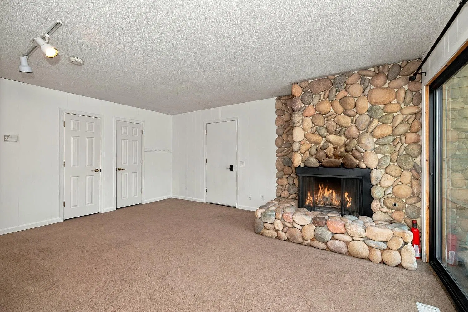 2 bed, 864 sqft, $2,795 — Photo 1