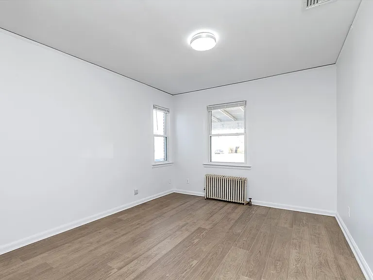 1645 New Hyde Park Dr — Photo 3