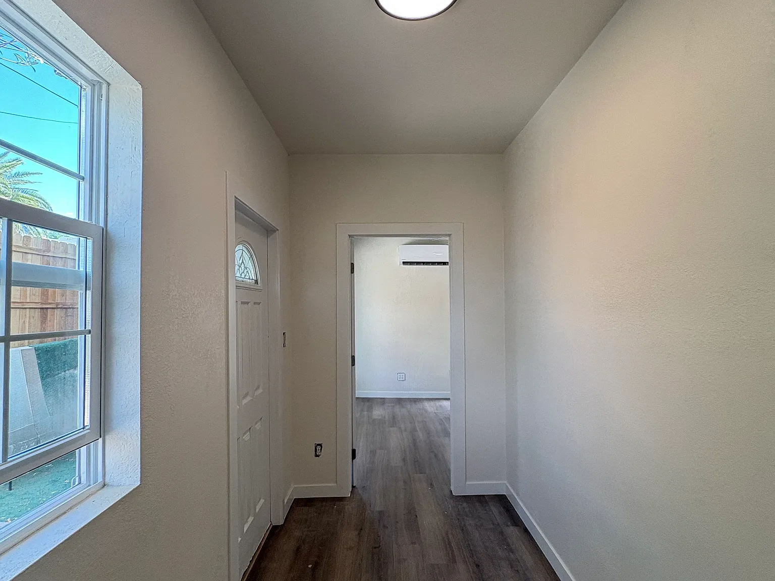 2 bed, 900 sqft, $1,200 — Photo 3