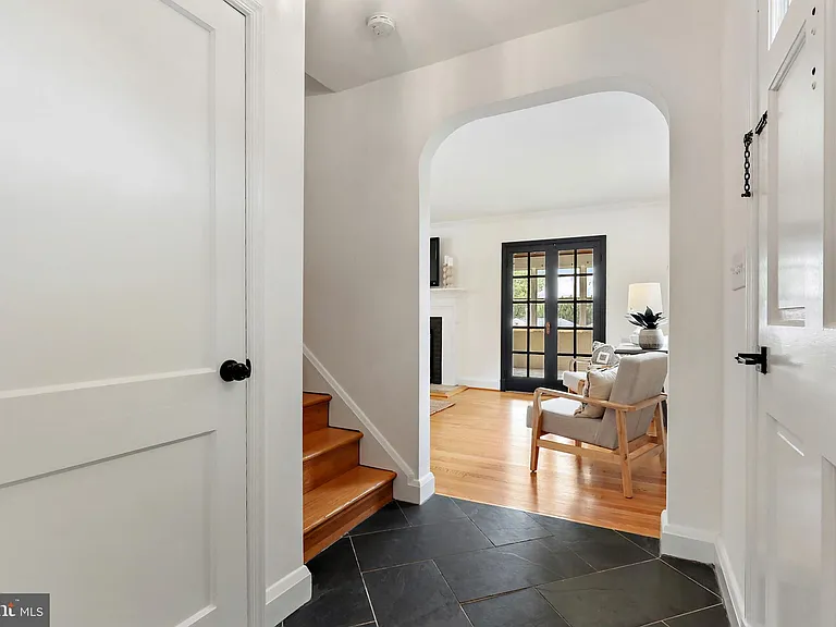 9223 Old Court Rd — Photo 8