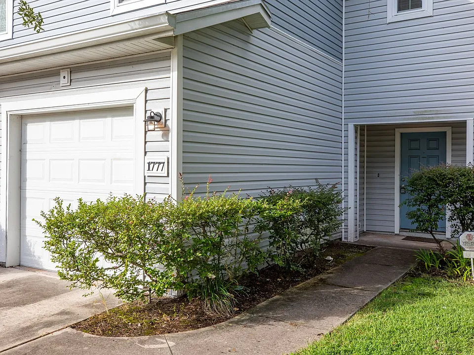 1777 Biscayne Bay Cir