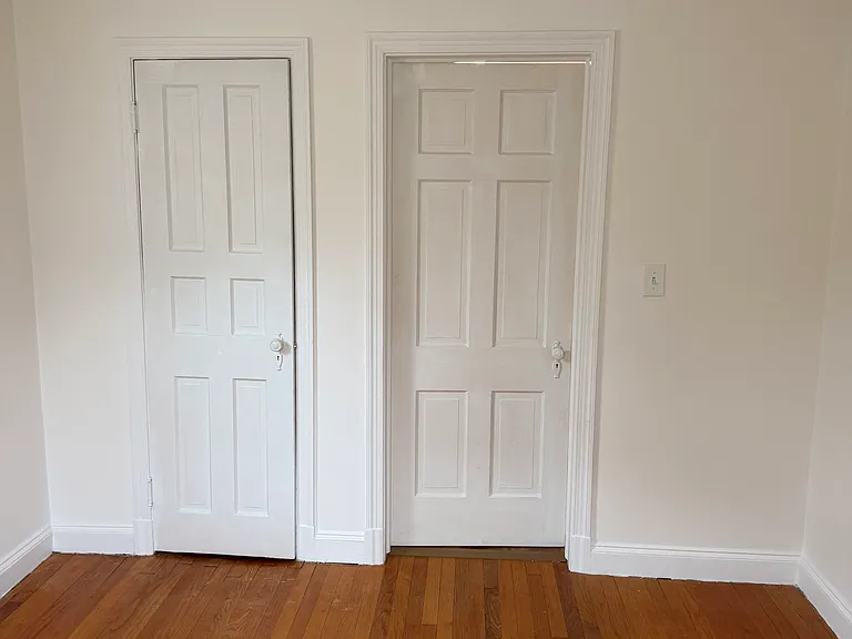 8108 Greenwood Ave — Photo 10