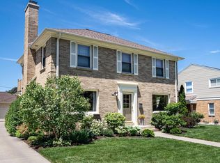 639 N 75th St, Wauwatosa, WI 53213