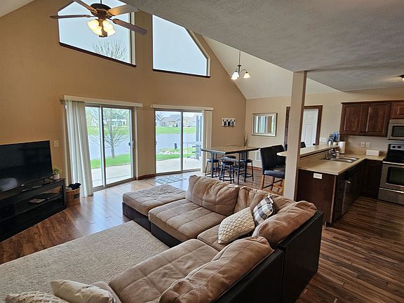 4th image of 290 240th Ave #46