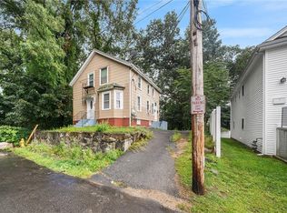8 Thomas Ave, Pawtucket, RI 02860