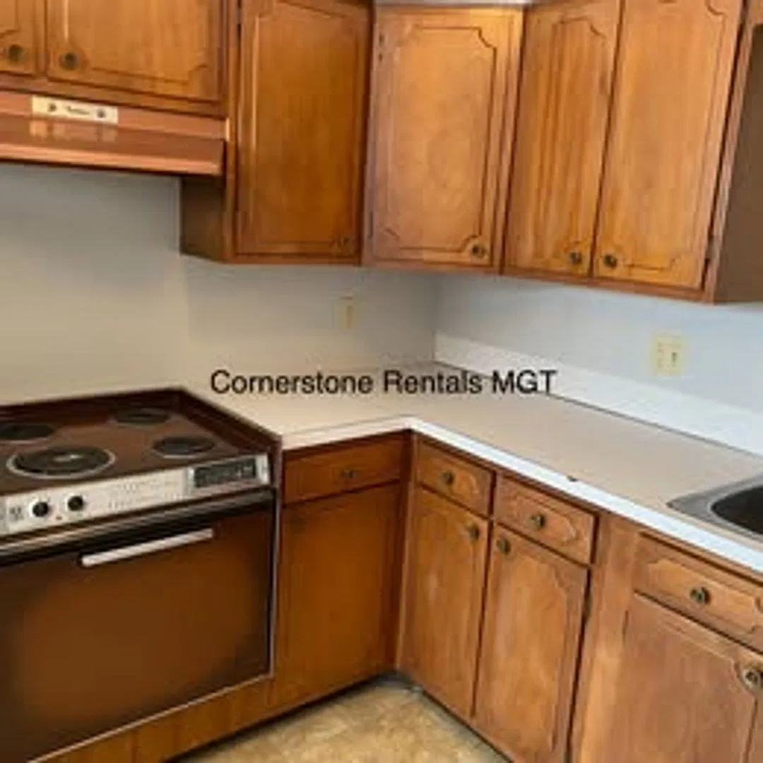 815 Colony Apts — Photo 4
