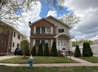 4 Childs Ave, Floral Park, NY 11001
