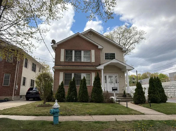 4 Childs Ave, Floral Park, NY 11001