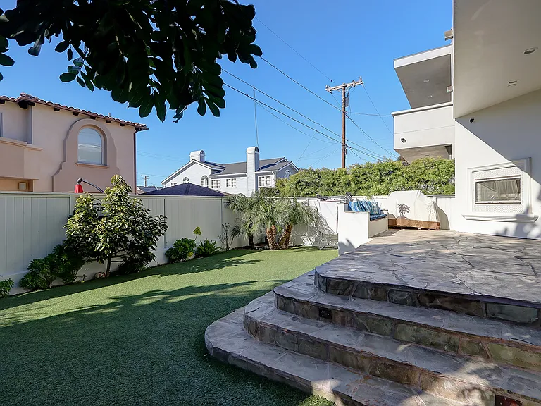 2611 Palm Ave — Photo 45