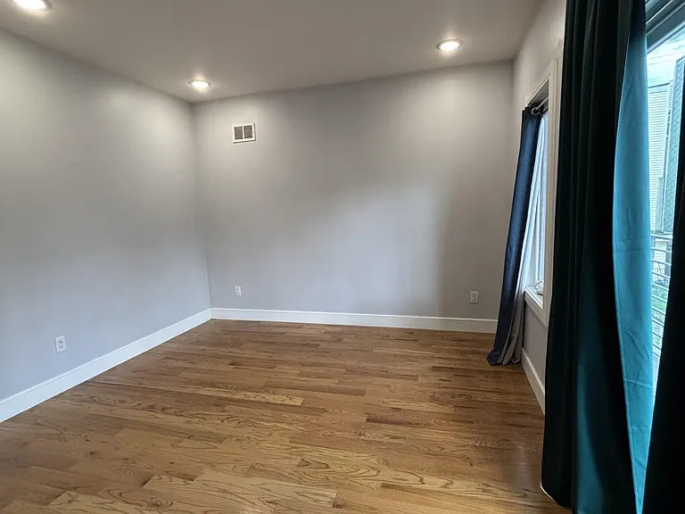 251 Manhattan Ave #1 — Photo 12
