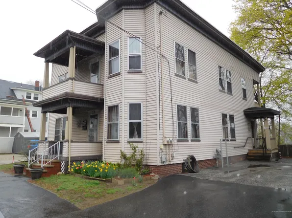 106 Riverside Dr, Auburn, ME 04210