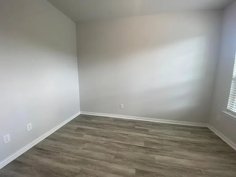 609 Silent Creek Cv — Photo 7