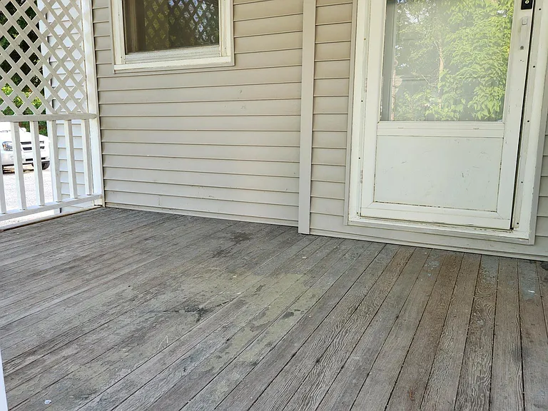 Private Deck
