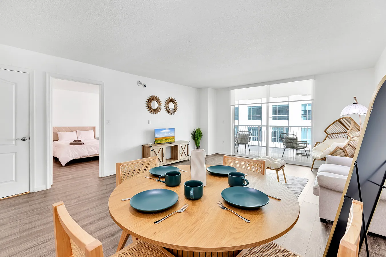 1 bed, 1140 sqft, $2,999 — Photo 3