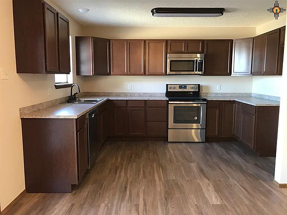 5th image of 1609 S Avenue B