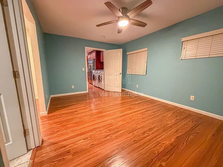 420 E Hampton St #B — Photo 13