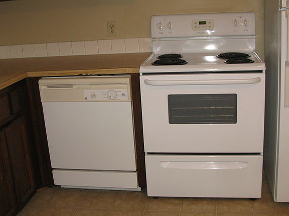 5th image of 1418 La Chateau Dr