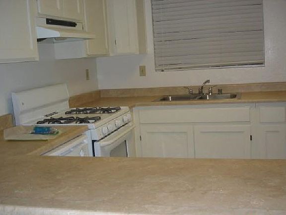 3rd image of 20806 S Western Ave Lowr #