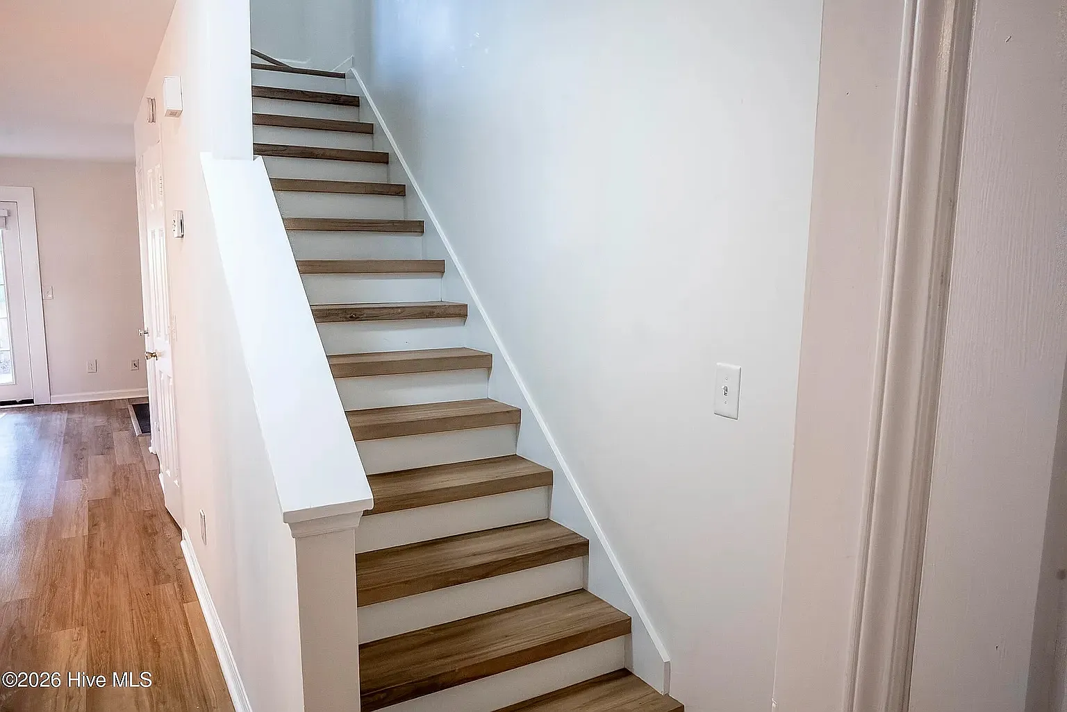 2 bed, 1.5 bath, 1016 sqft, $1,950 — Photo 4