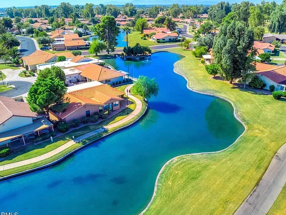 Beautiful lakes at Leisure World