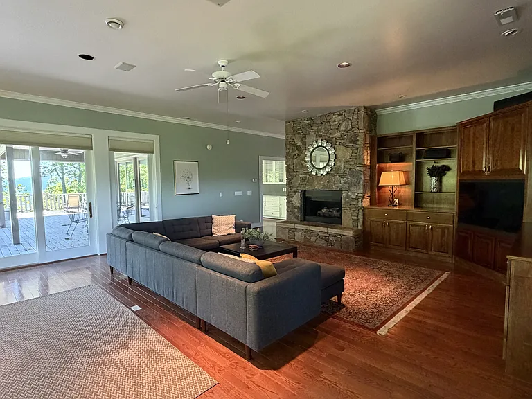 139 Summit Dr — Photo 6