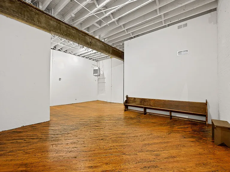 1622 Vine St — Photo 17