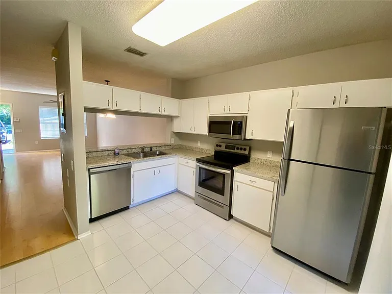12415 Berkeley Square Dr — Photo 10