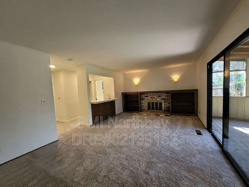 4 bed, 2.5 bath, 2077 sqft, $3,250 — Photo 2
